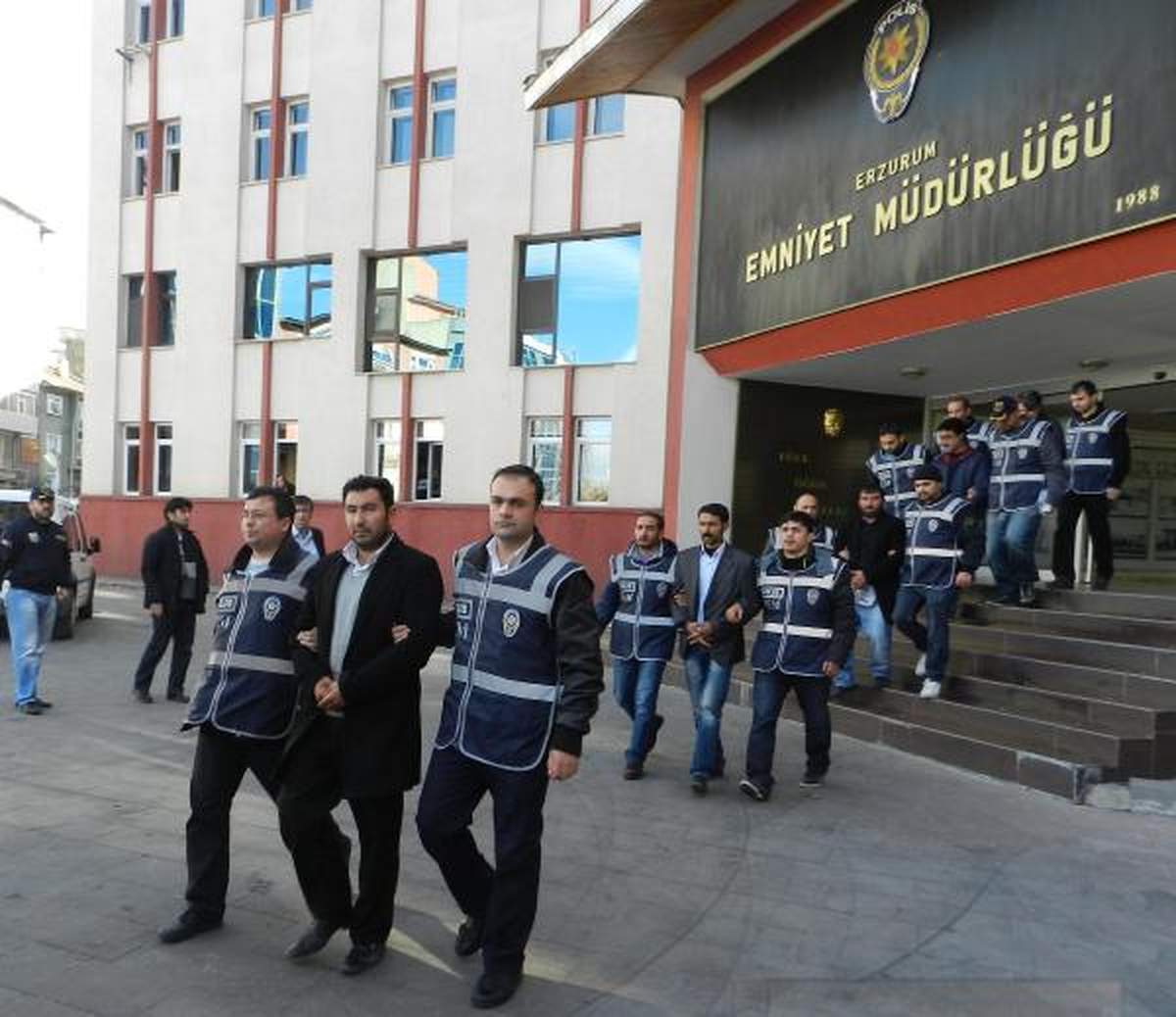 Erzurum\'da Kck Operasyonu: 10 Gözaltı