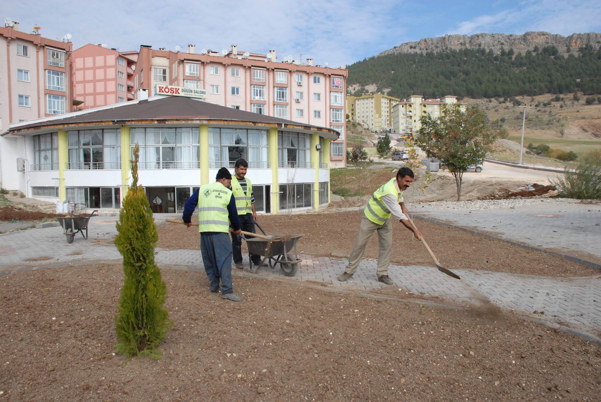 Esentepe\'de Park Yapım Çalışmaları Sürüyor