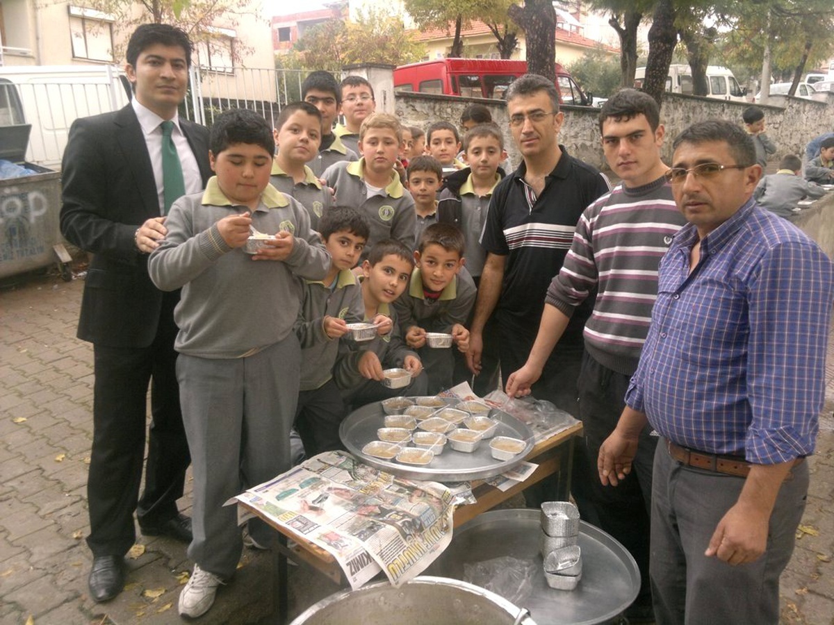 Gördes Fatih İlköğretim Okulu\'nda Aşure Günü Düzenlendi