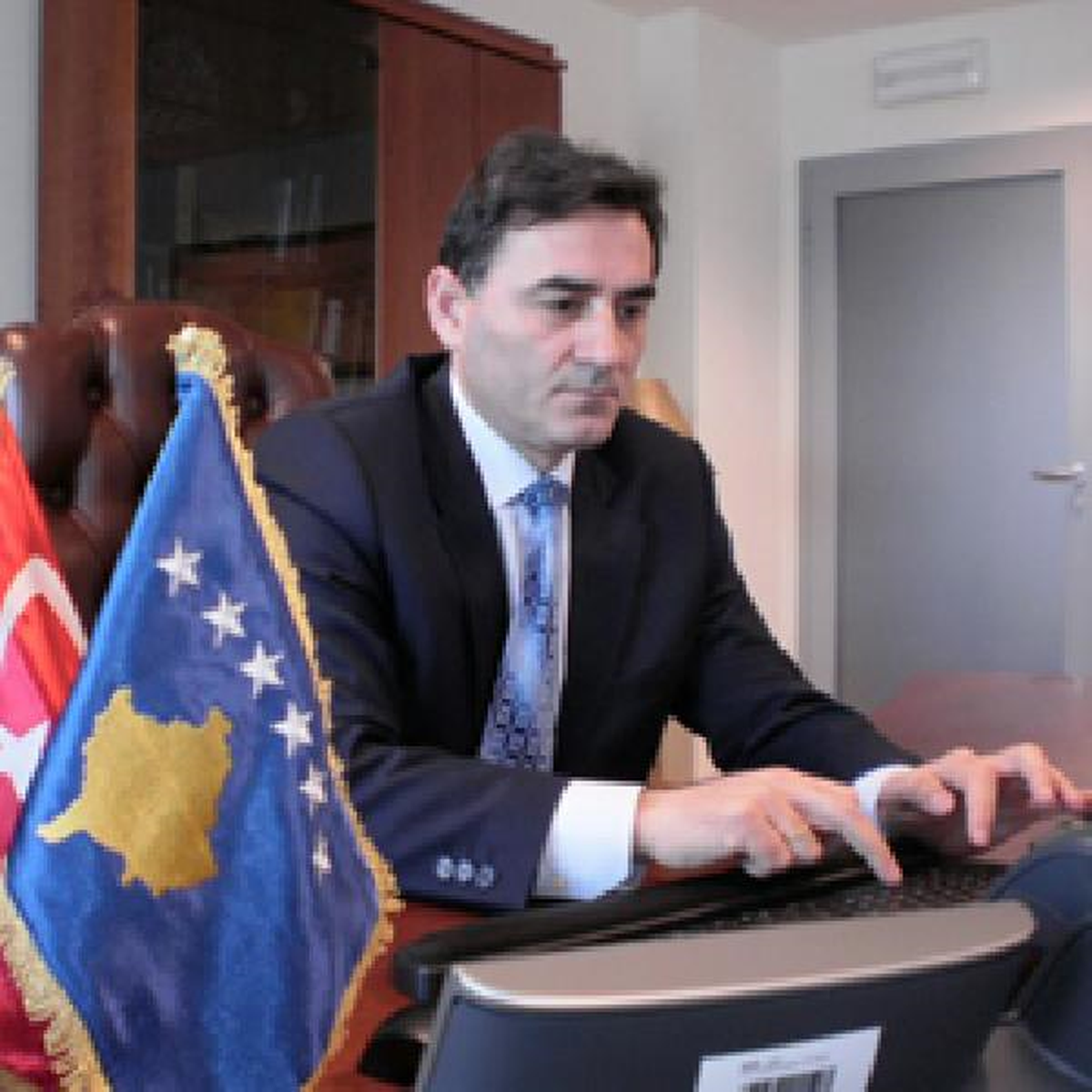 Haradinay, Kosova\'da Kahraman Gibi Karşılandı