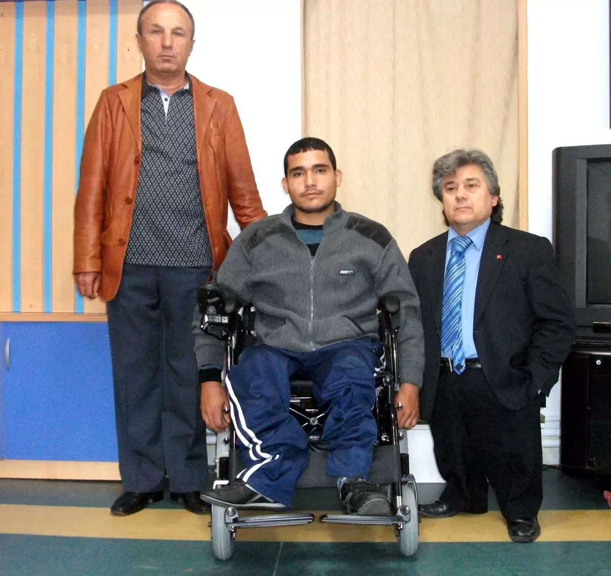 Hayırsever Vatandaştan Sakatlar Derneği'nde Bağış