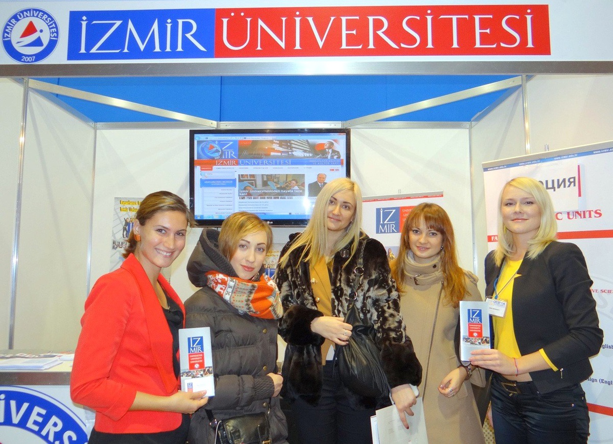 İzmir Üniversitesi Kiev\'de Büyük İlgi Gördü