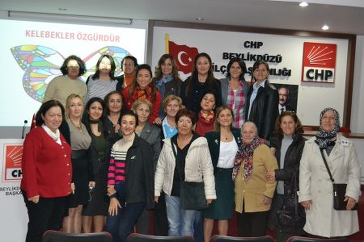 Kadınların Siyasetteki Sesini Arttırmalıyız