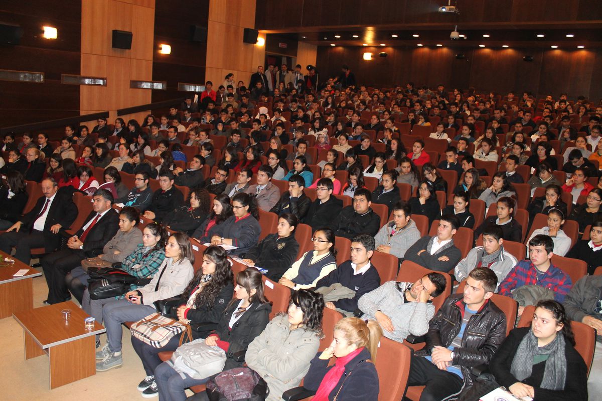 Karaman\'da Öğrencilere Sınav Kaygısı ve Motivasyon Semineri