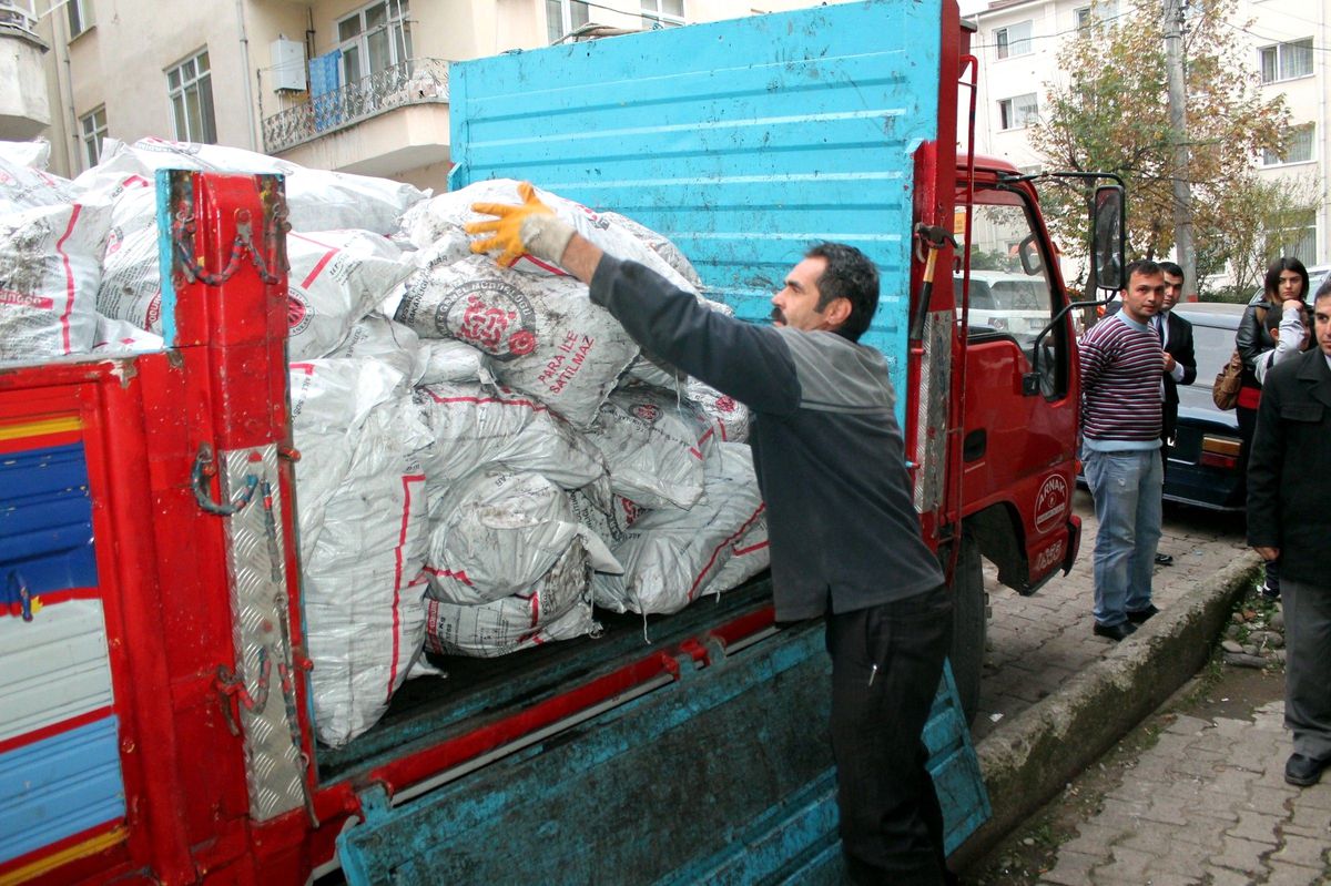Kavak\'ta Kömür Yardımı Yapıldı
