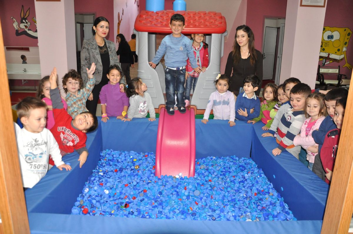 Minikler Engelliler İçin 10 Bin Mavi Kapak Topladı