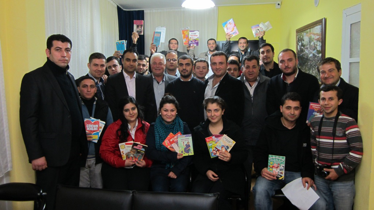 Ödemiş Ak Gençlik\'ten "1 Kitap 1 Çocuk" Kampanyası