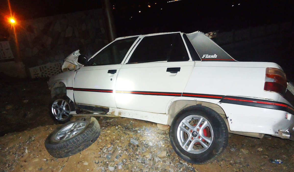 Otomobiliyle Ata Çarpan Sürücü Hayatını Kaybetti