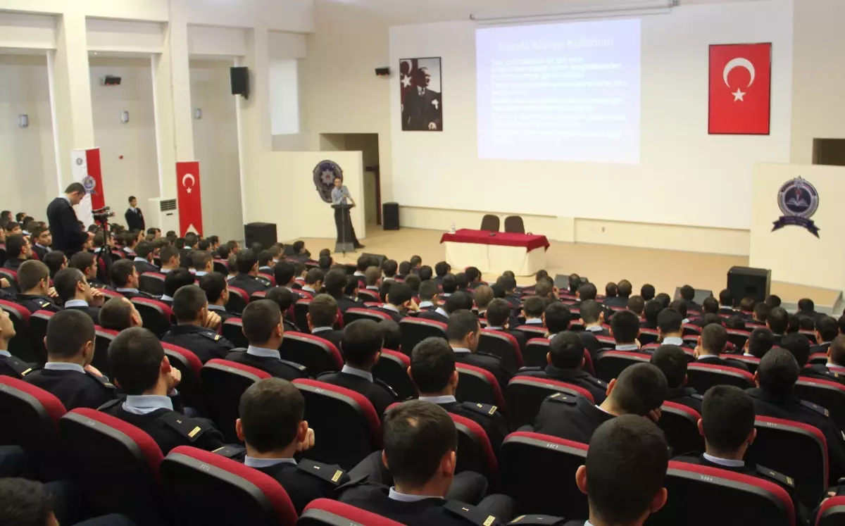 Polis Adayları Konferanslarla Bilinçlendiriliyor