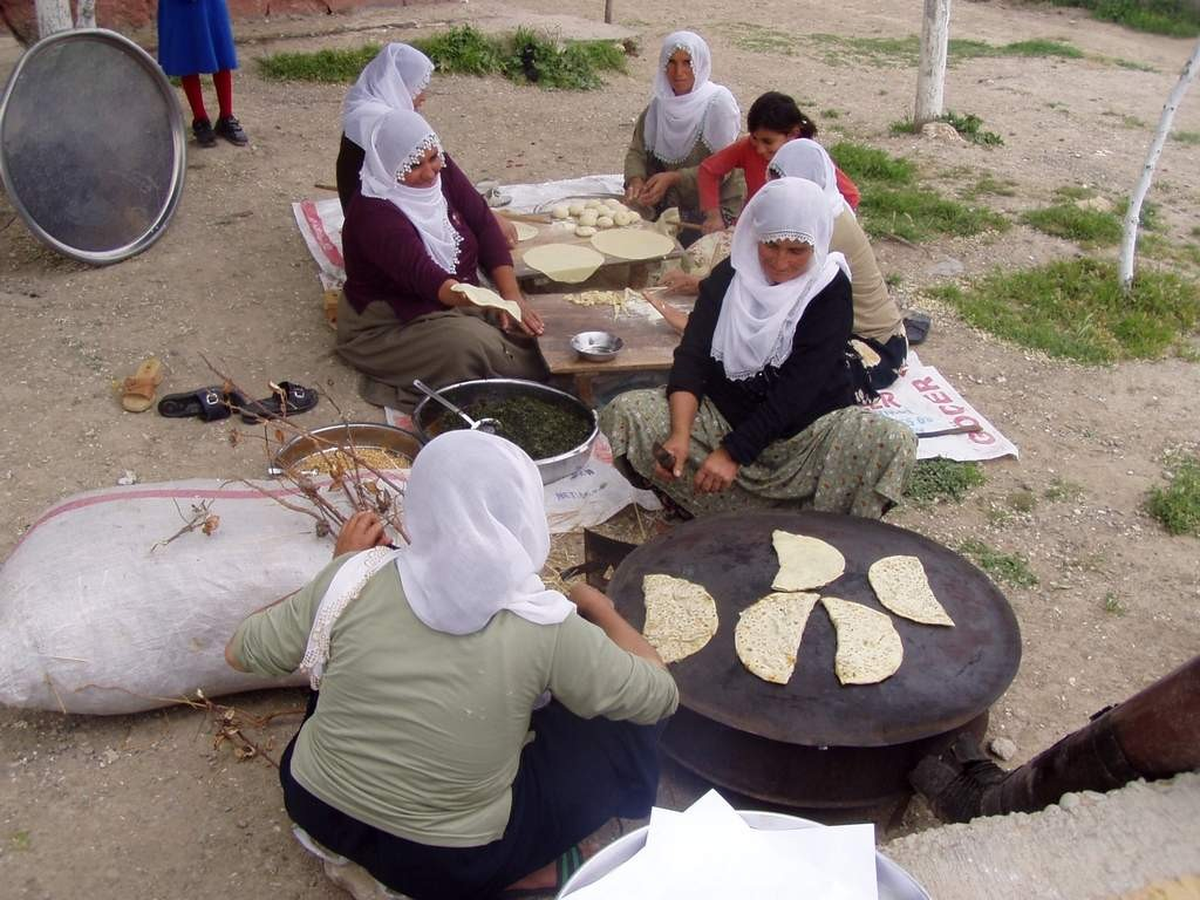 Samsatlı Kadınlar Sadece Tarım İşlerinde Çalışıyor