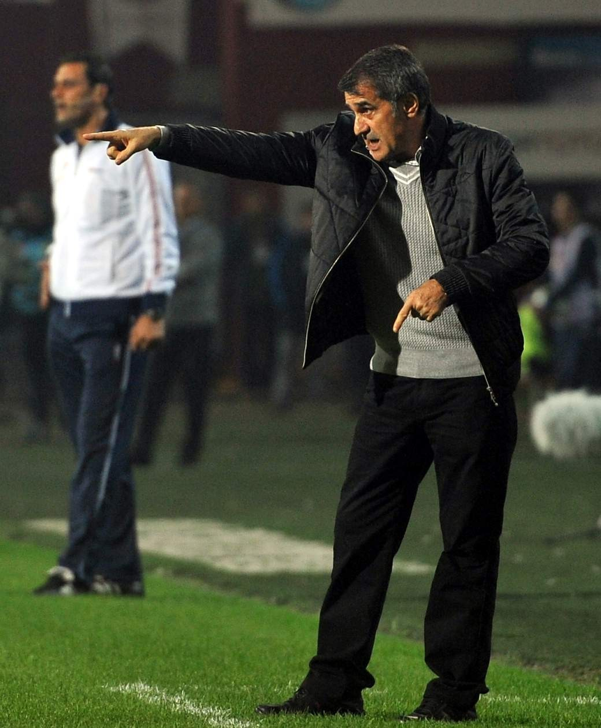 Şenol Güneş: "Elimizdeki Oyuncularla Yaşamayı Bilmeliyiz"
