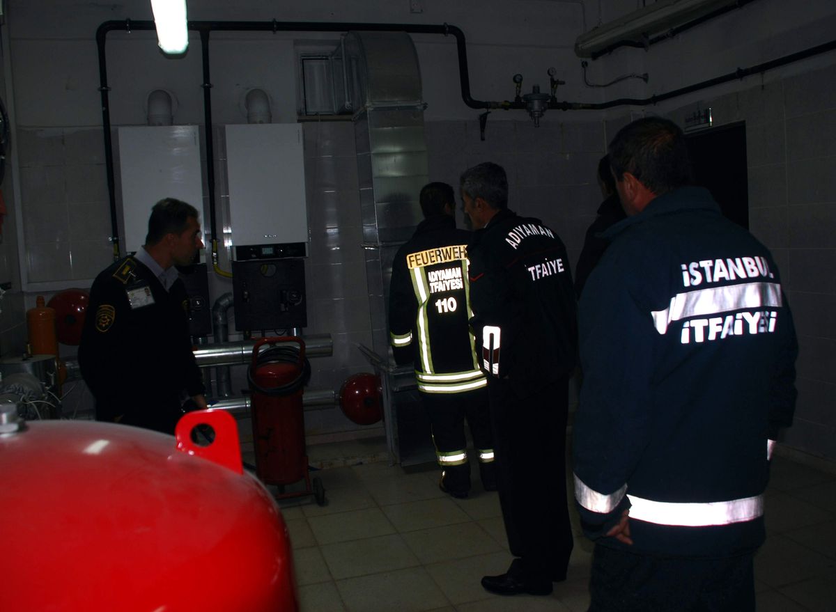 Sgk Binasında Asılsız Yangın İhbarı