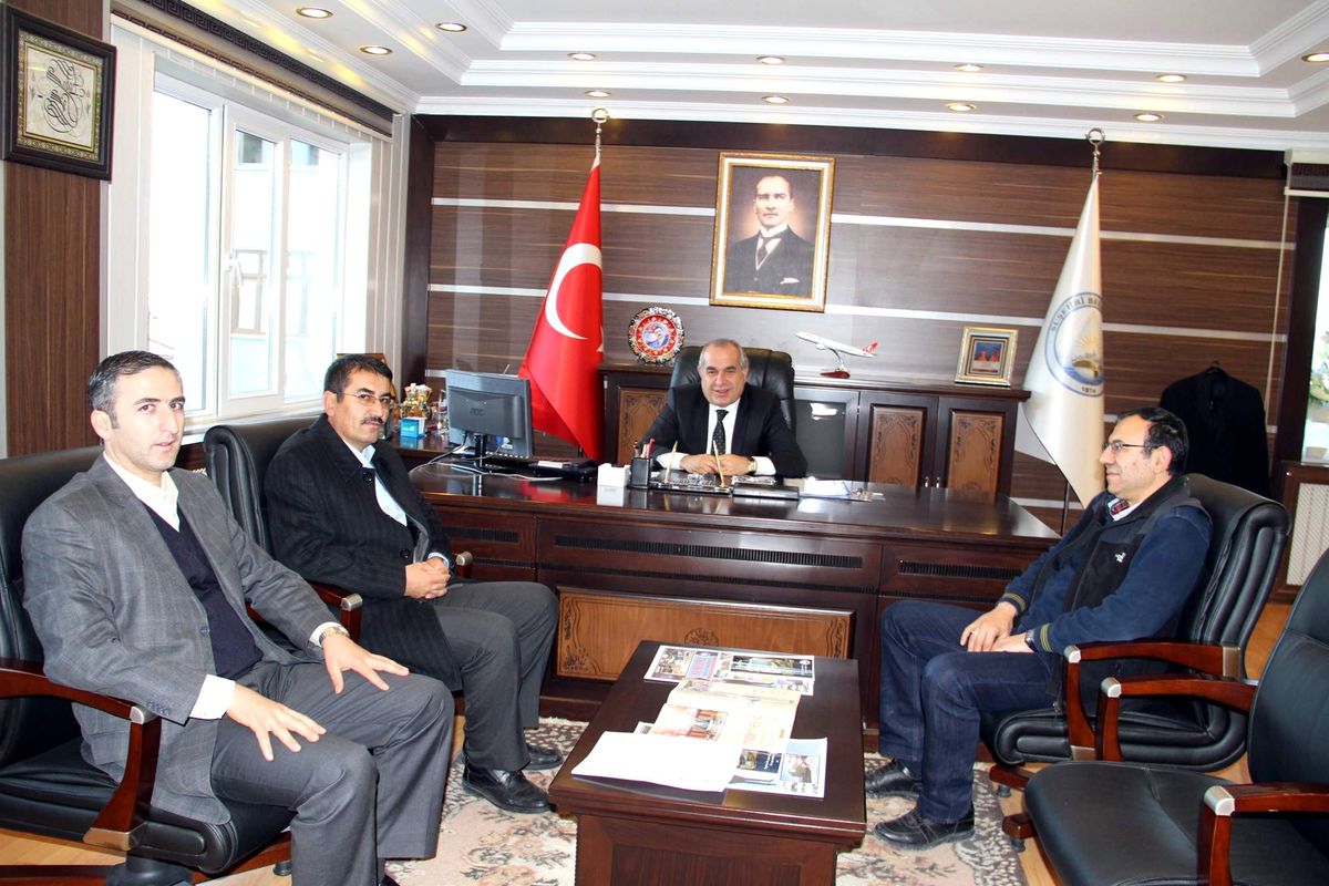 Suşehri Myo Müdürü Ünal, Belediye Başkanı Sel\'i Ziyaret Etti