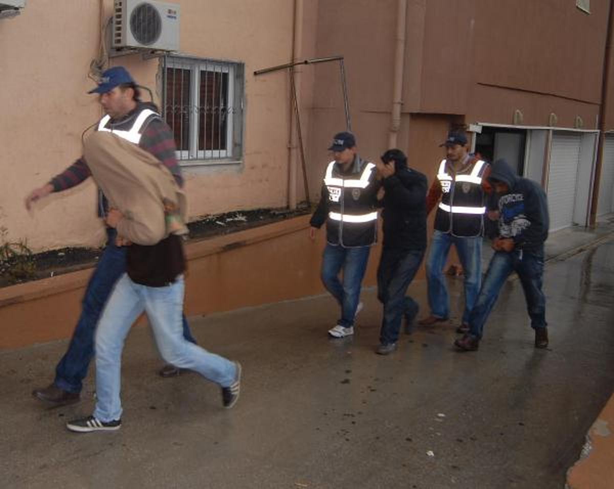 Uyuşturucu Şebekesine 3 İlde Operasyon: 7 Gözaltı