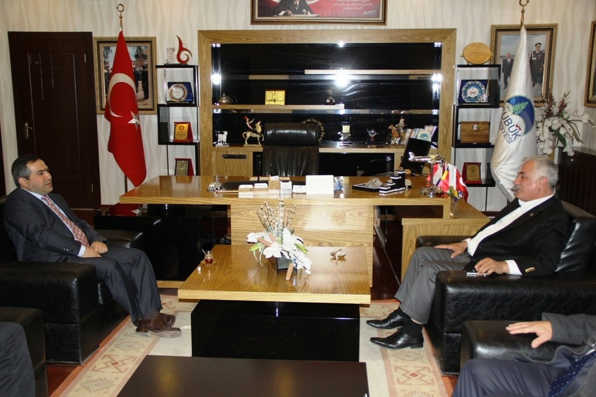 Yeni Başhekimden Başkan Özden\'e Ziyaret