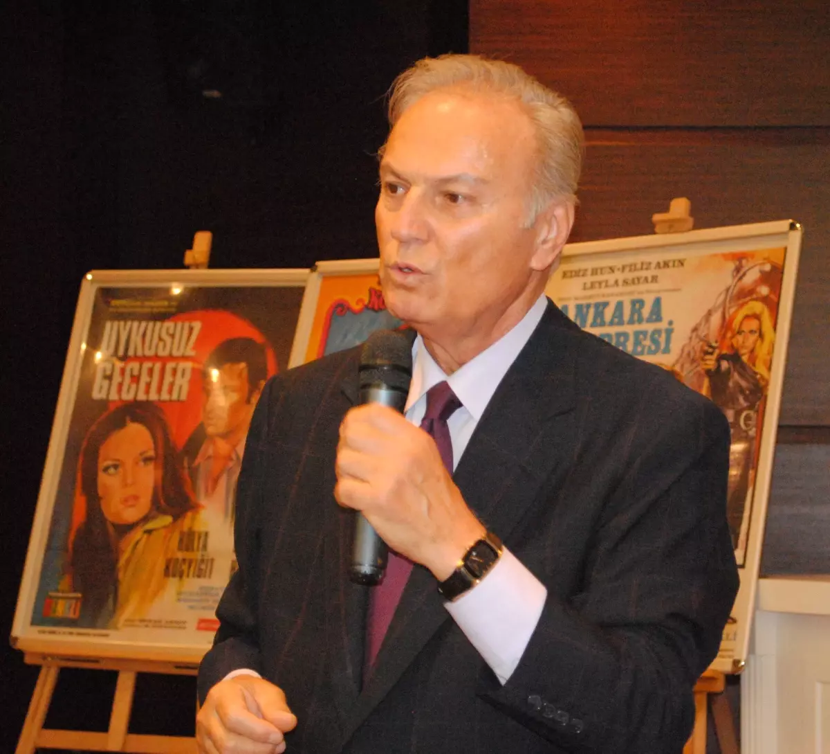 Yeşilçam Yıldızından "Muhteşem Yüzyıl" Tepkisi