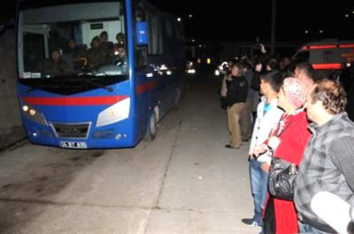 Zonguldak Kapalı Cezaevi\'nde Yangın Paniği (4)