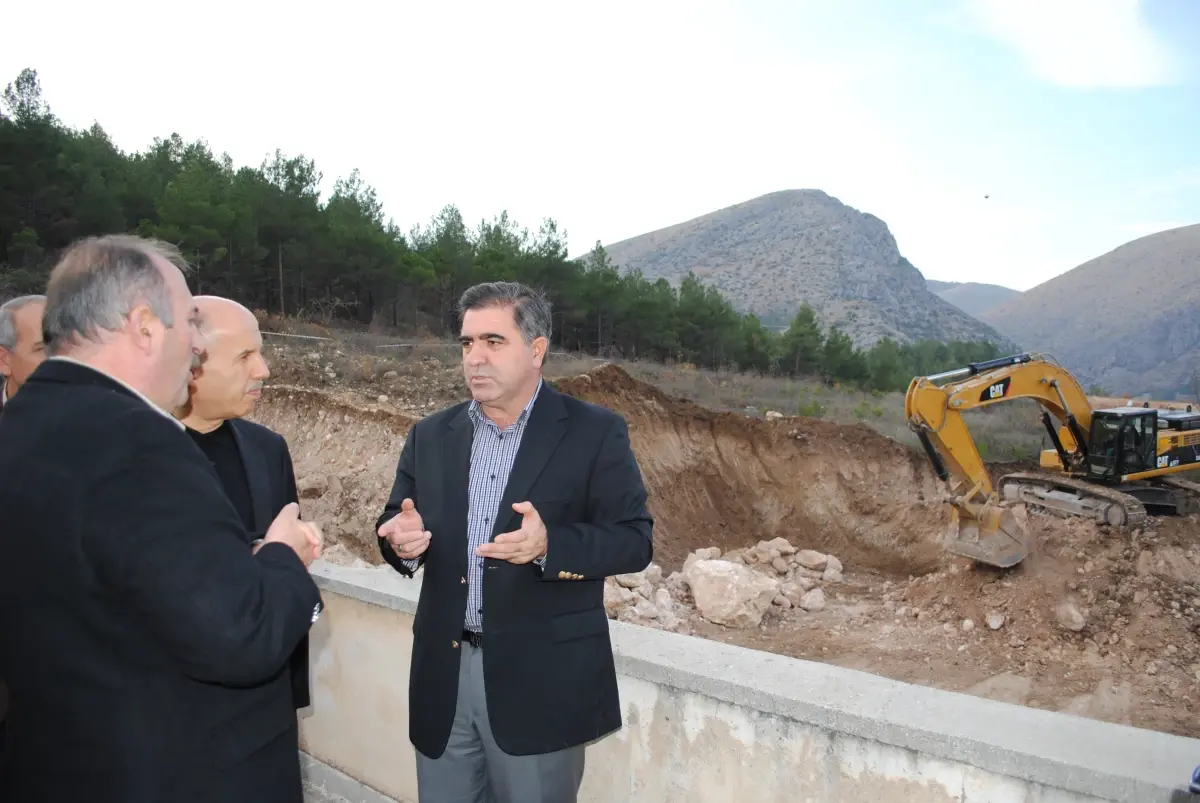 AK Parti\'den Yatırımlara Aylık İnceleme