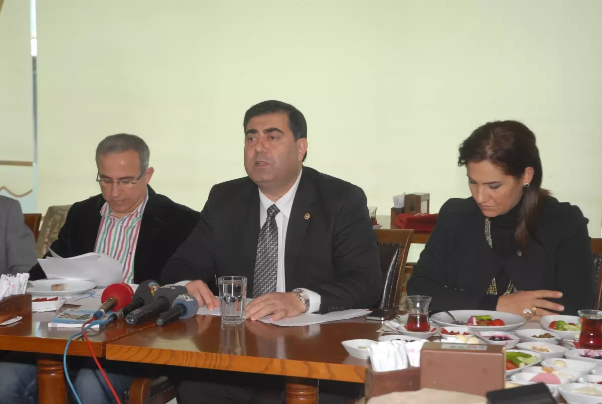 AK Parti İzmir Milletvekili Rıfat Sait Hükümetin İzmir\'e Yaptığı Kamu Yatırımları ve Hükümet...