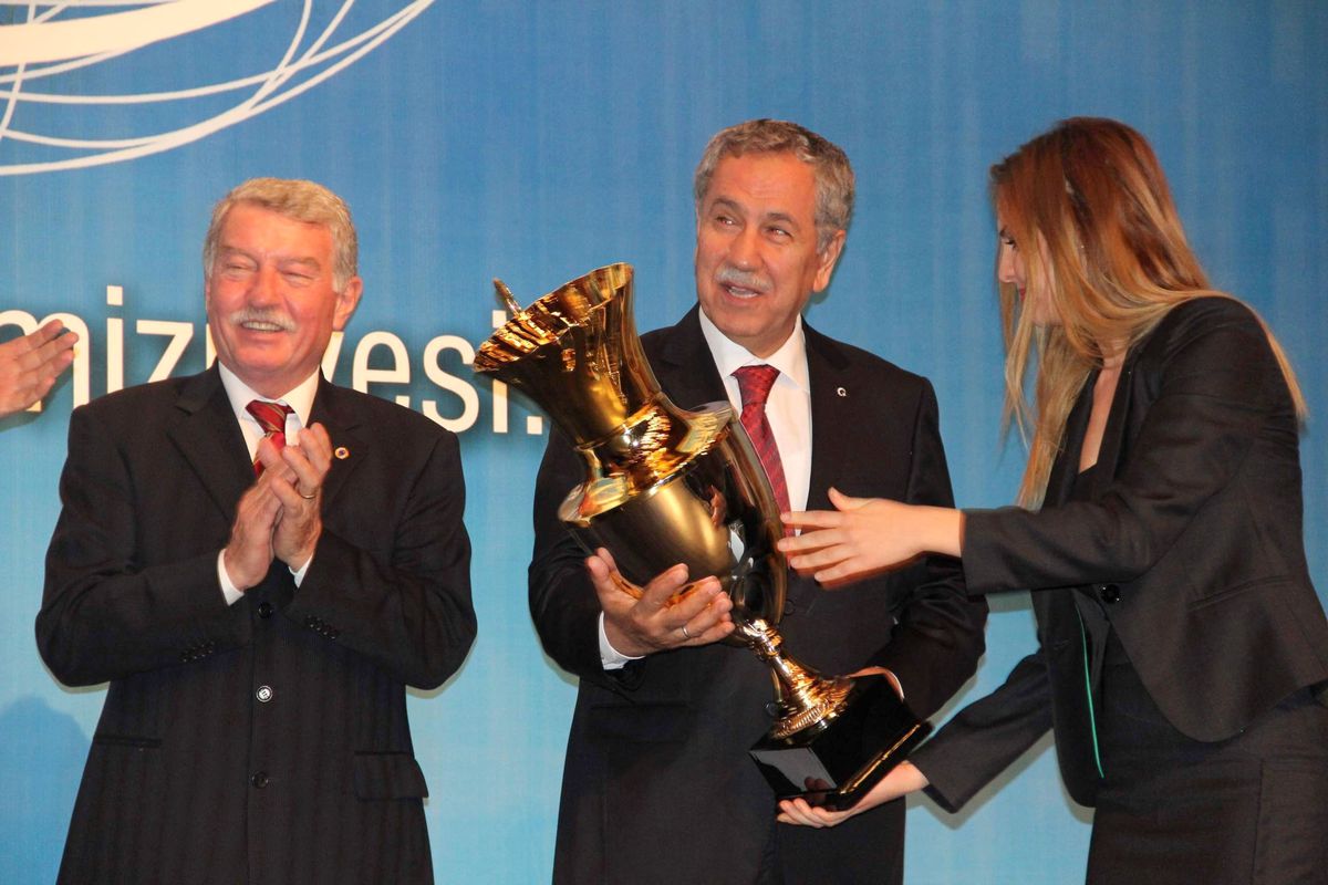 Arınç, Balkan Ekonomi Zirvesine Katıldı