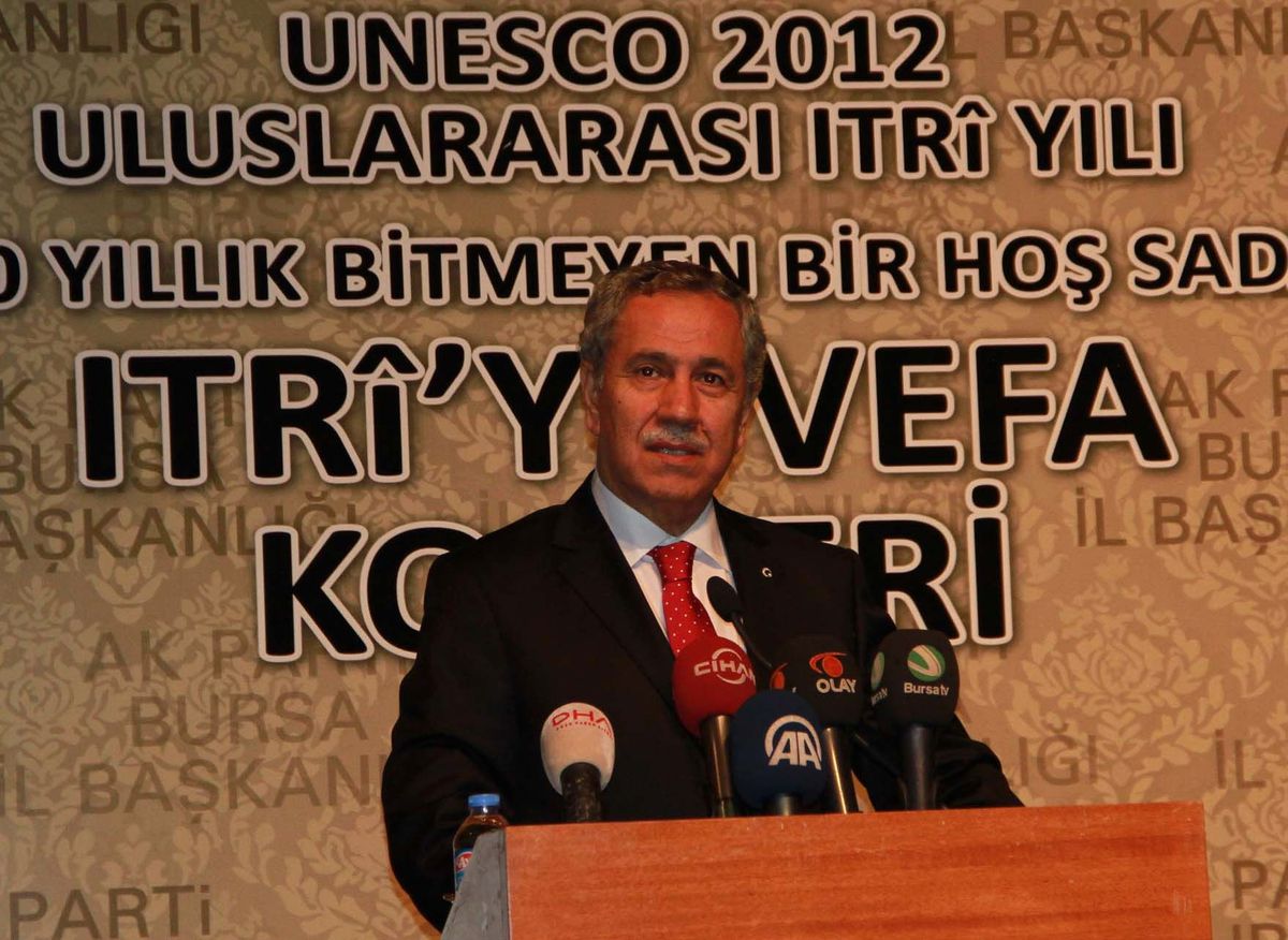 Arınç, Itri\'yi Anma Konserini Dinledi