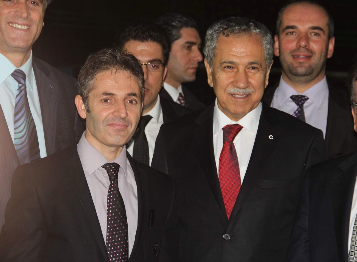 Arınç, Kahkahaya Boğan Spikere TRT İçin İş Teklifi Yaptı