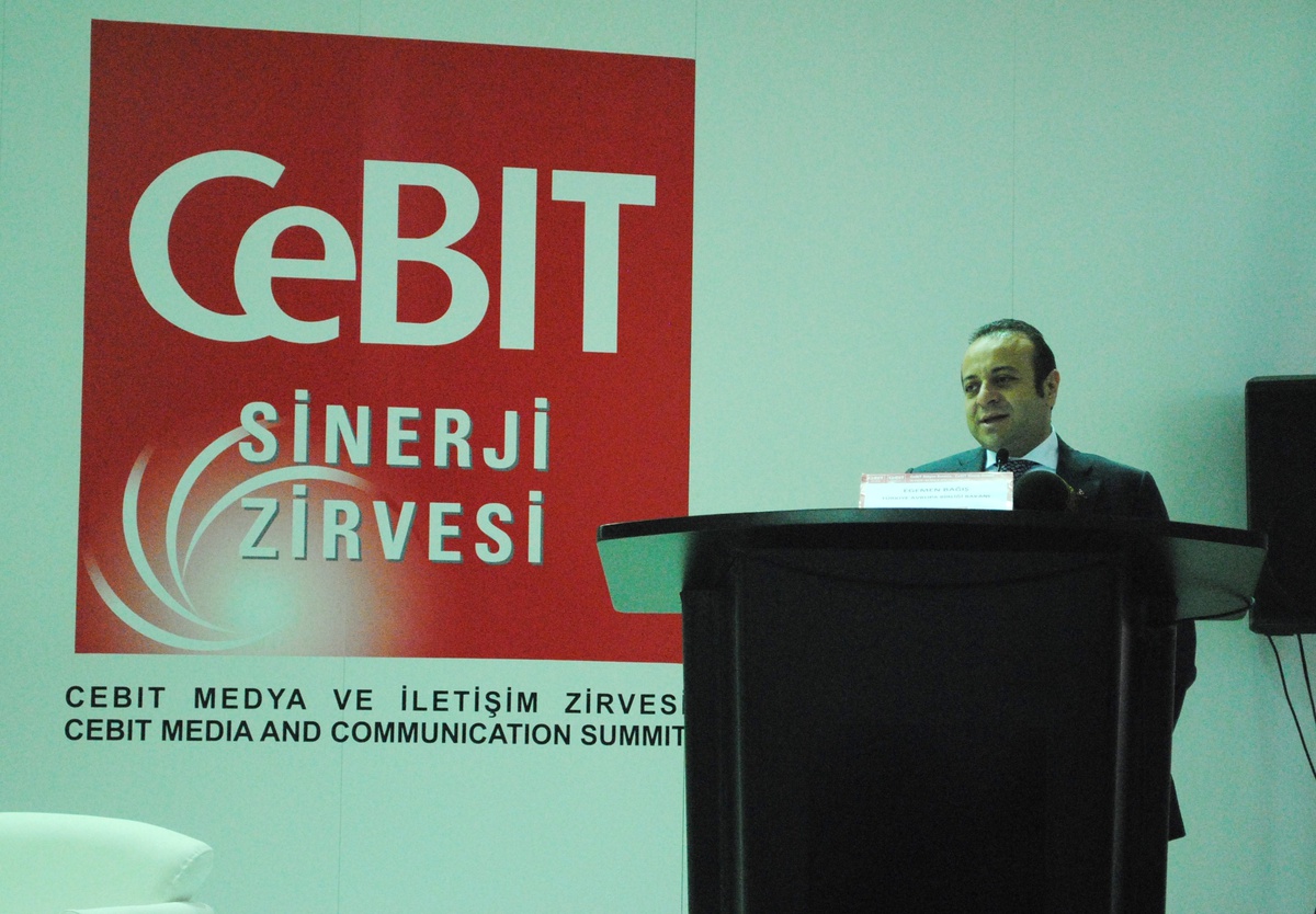 Bakan Bağış: "Filistin\'in Gözlemci Bir Ülke Olmasında Sosyal Medyanın Etkisi Vardır"