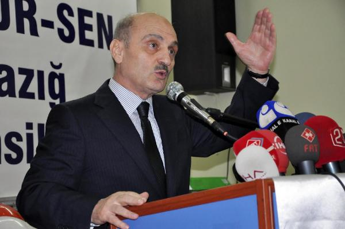 Bakan Bayraktar: Risk Taşıyan Binaları Yıkmak Mecburiyetindeyiz