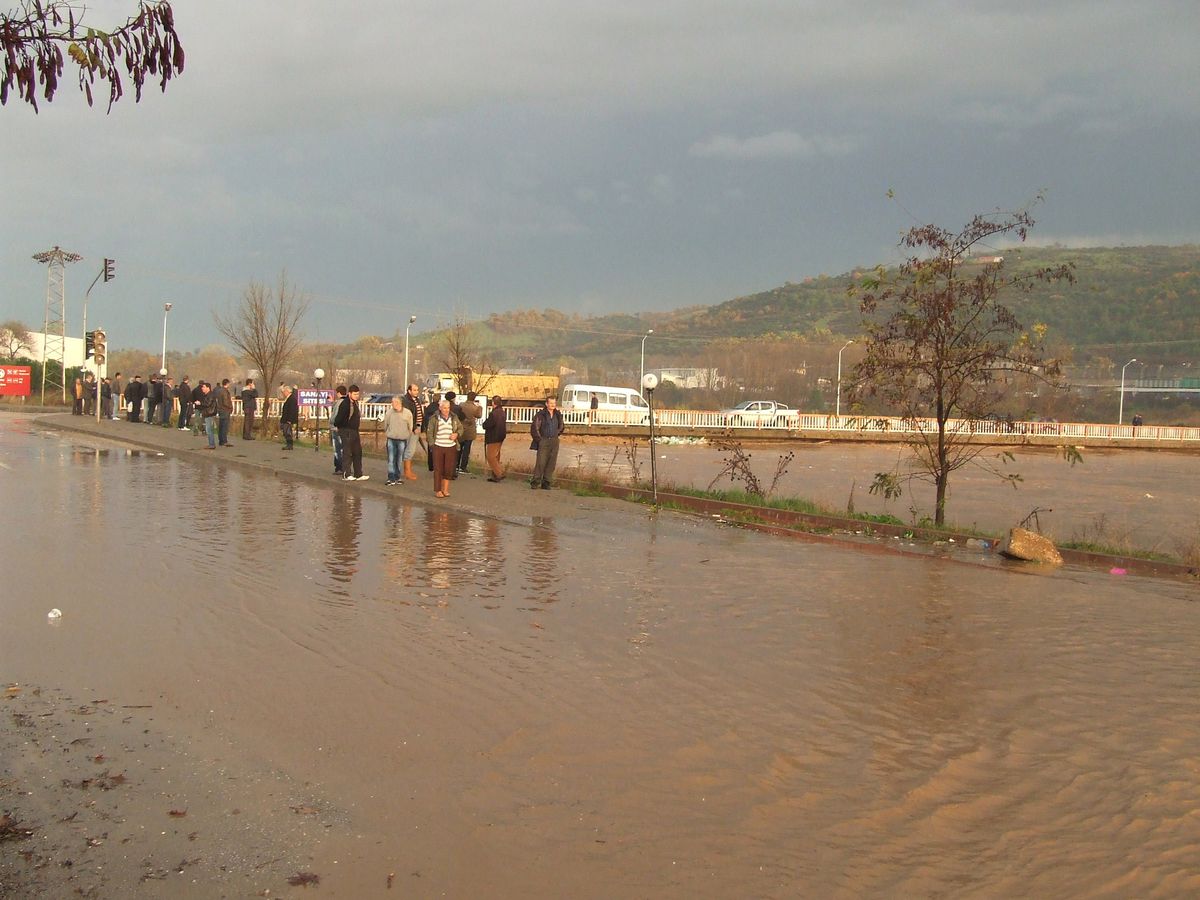 Çanakkale\'de Sağanak Yağış
