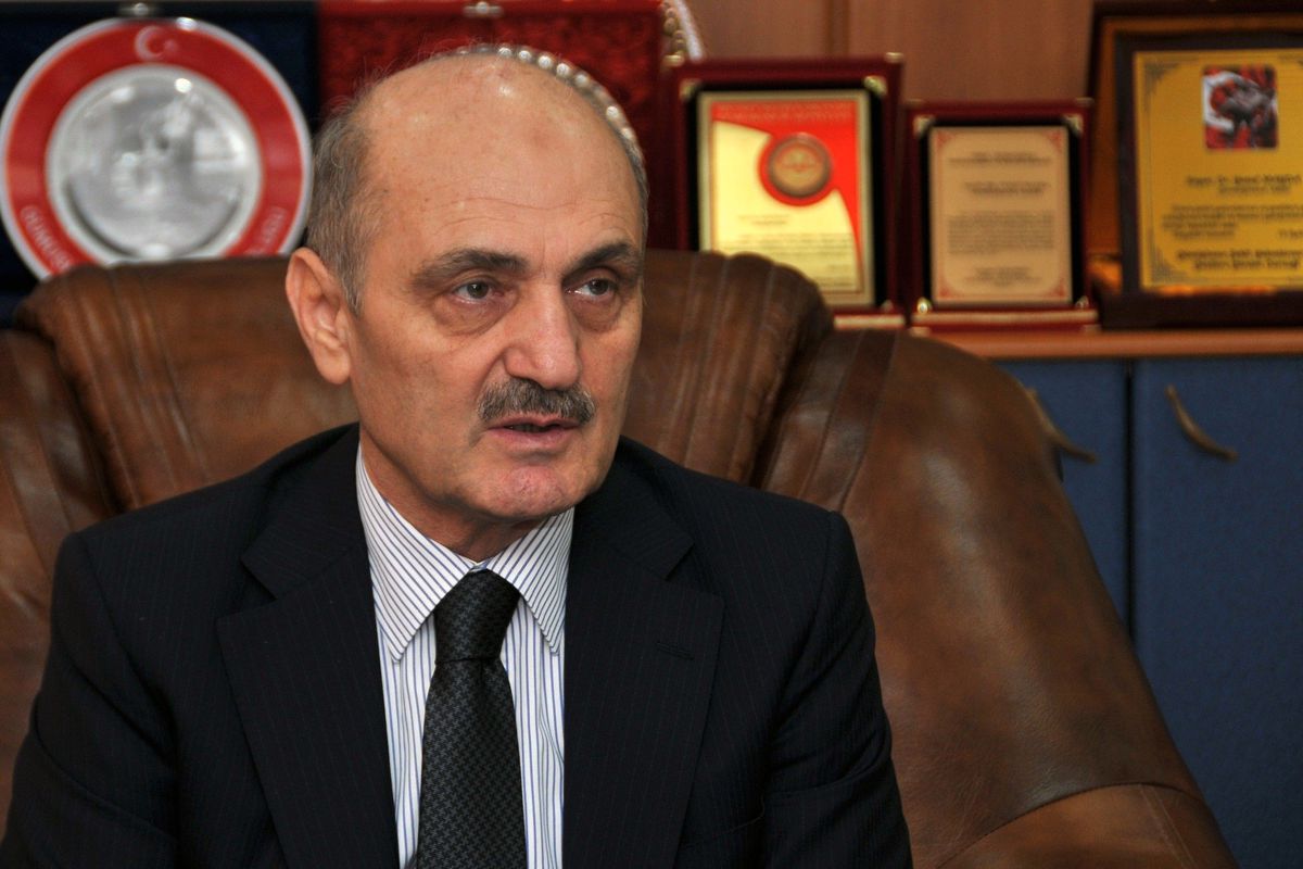 "Farklı Çizgi Oluşturan Bir Yapıdayız"
