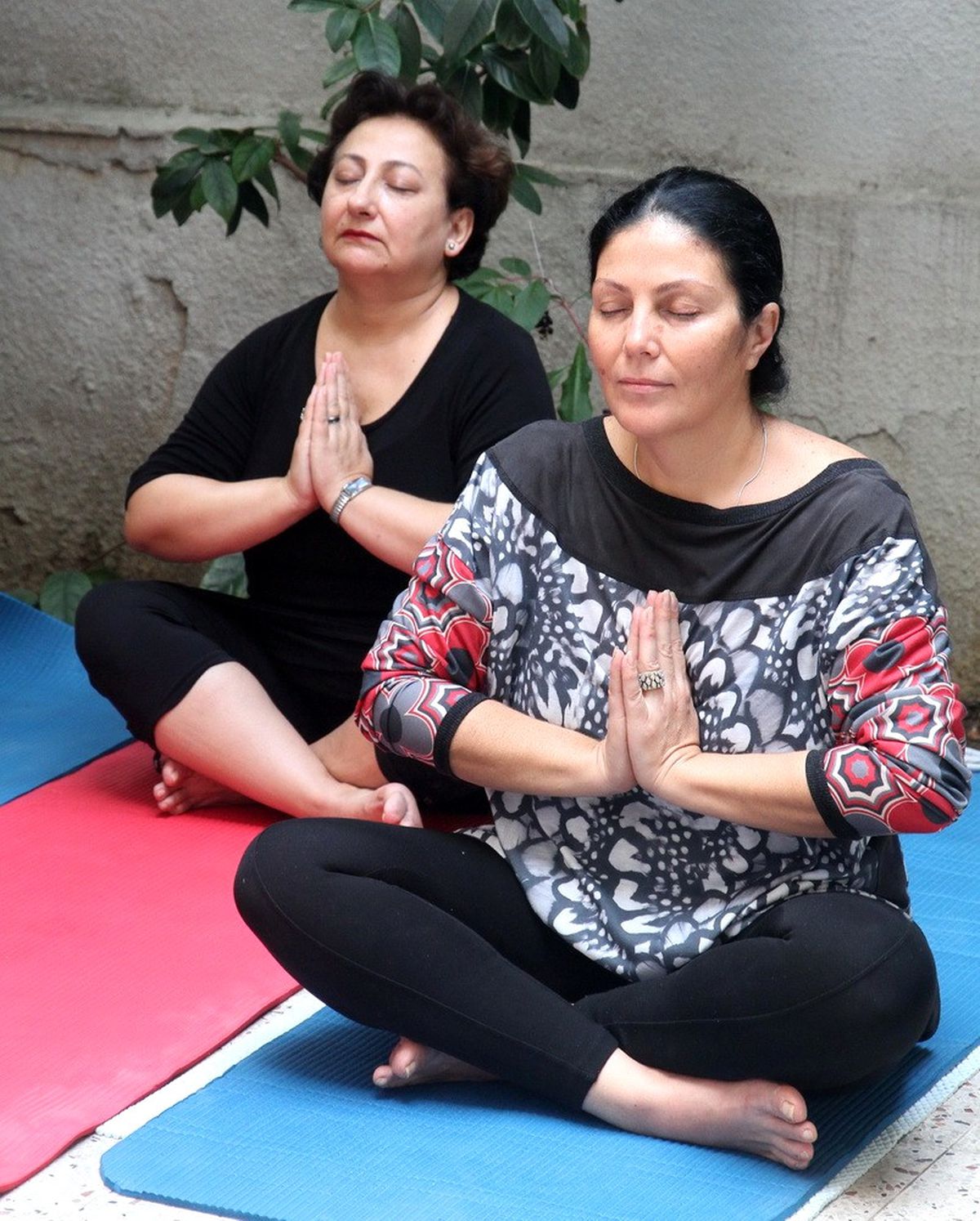 Ev Hanımları Yoga ile Stres Atıyor