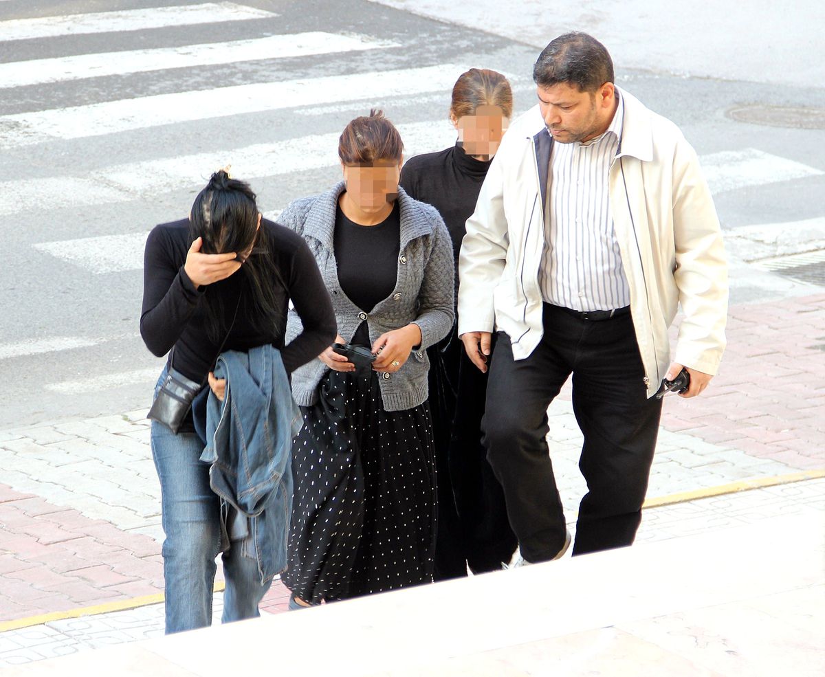 Evden Hırsızlık Yaptığı İddia Edilen 3 Bayan Yakalandı