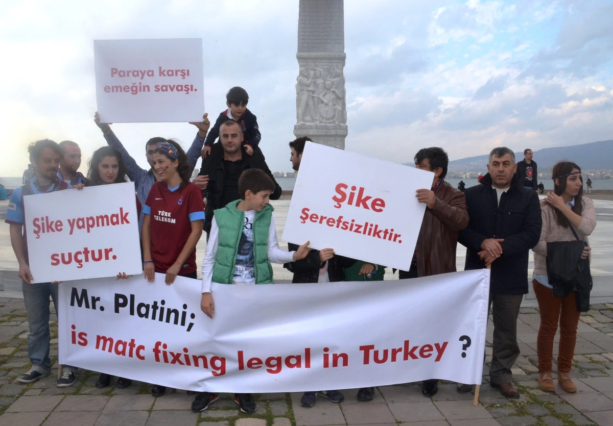 İzmir\'de Şike Protestosu