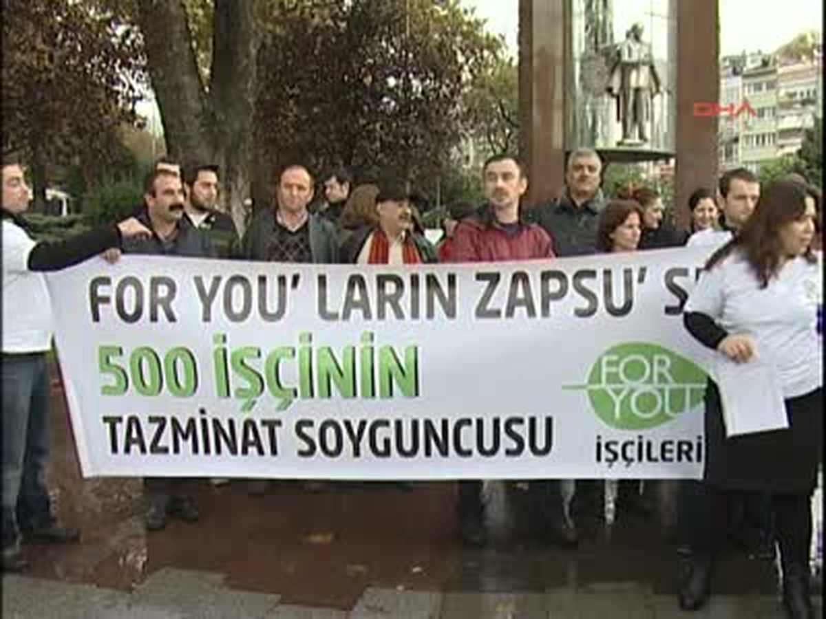 Kapanan Mağazalar Zincirinin Çalışanlarından Tazminat Eylemi