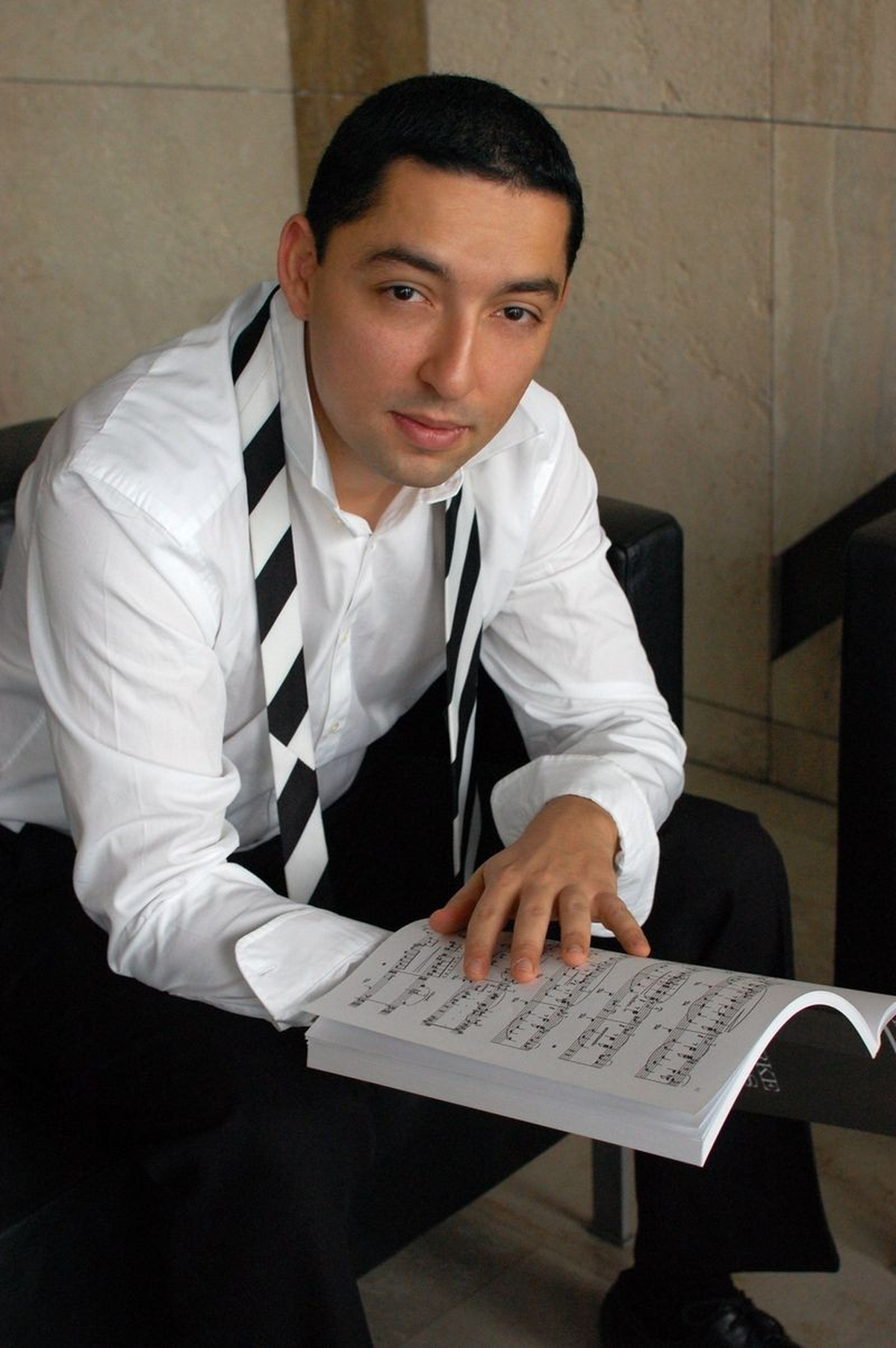 Karşıyaka Opera ve Tiyatro Sahnesi\'nde Seyirci Rekoru