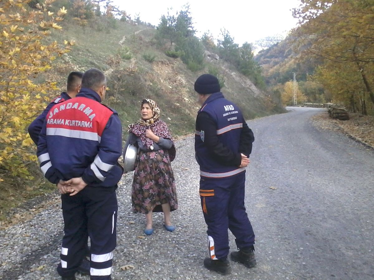 Kaybolan Yaşlı Kadın, 3 Gün Sonra Ormanda Sağ Olarak Bulundu