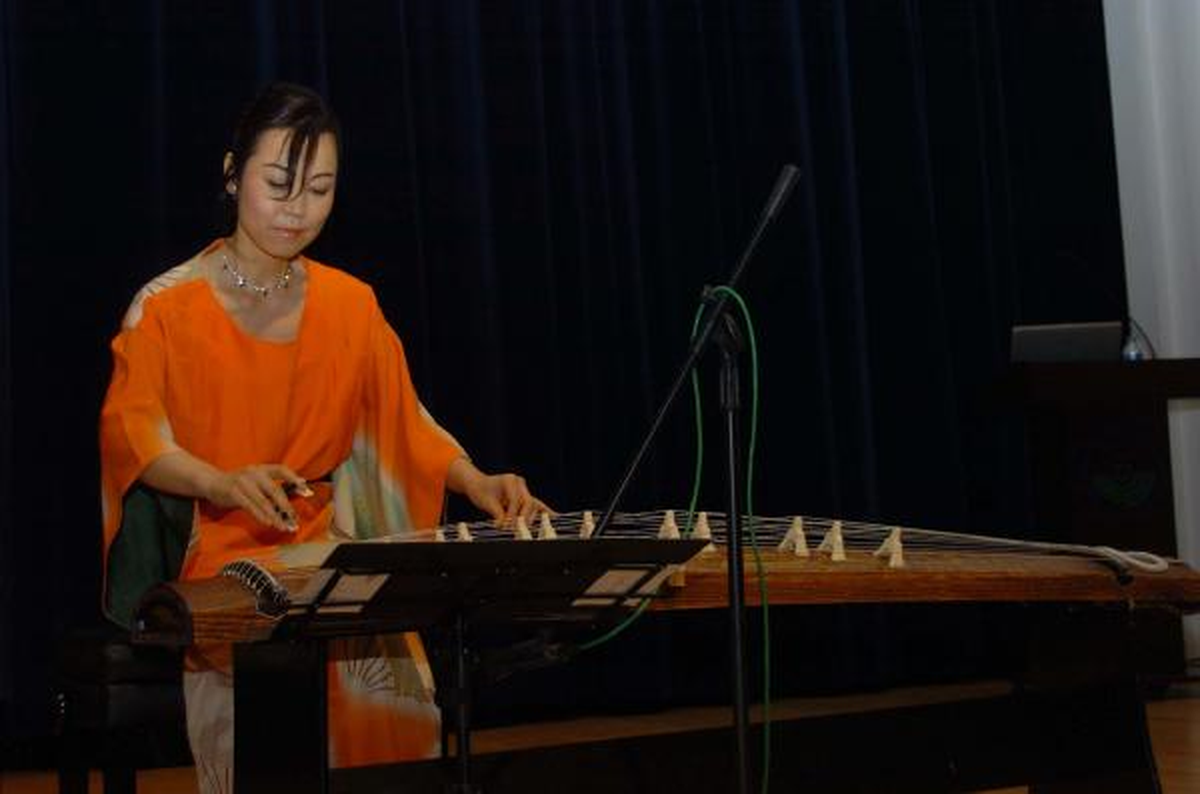 Kotolu ve Kanunlu Konser Ayakta Alkışlandı