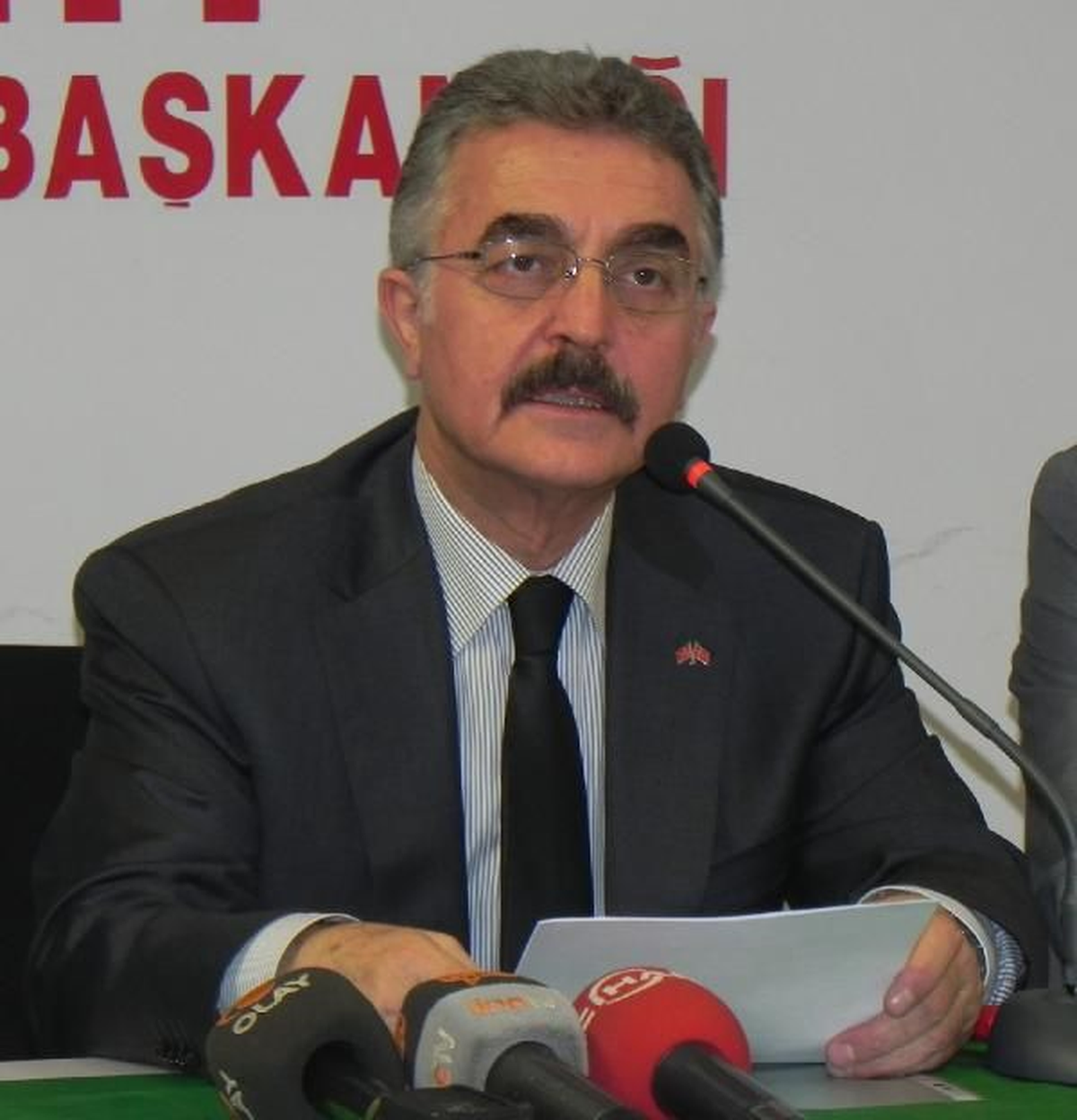 Mhp\'li Büyükataman: Başbakan Anadil Yasasıyla İhanetin Merkezinde