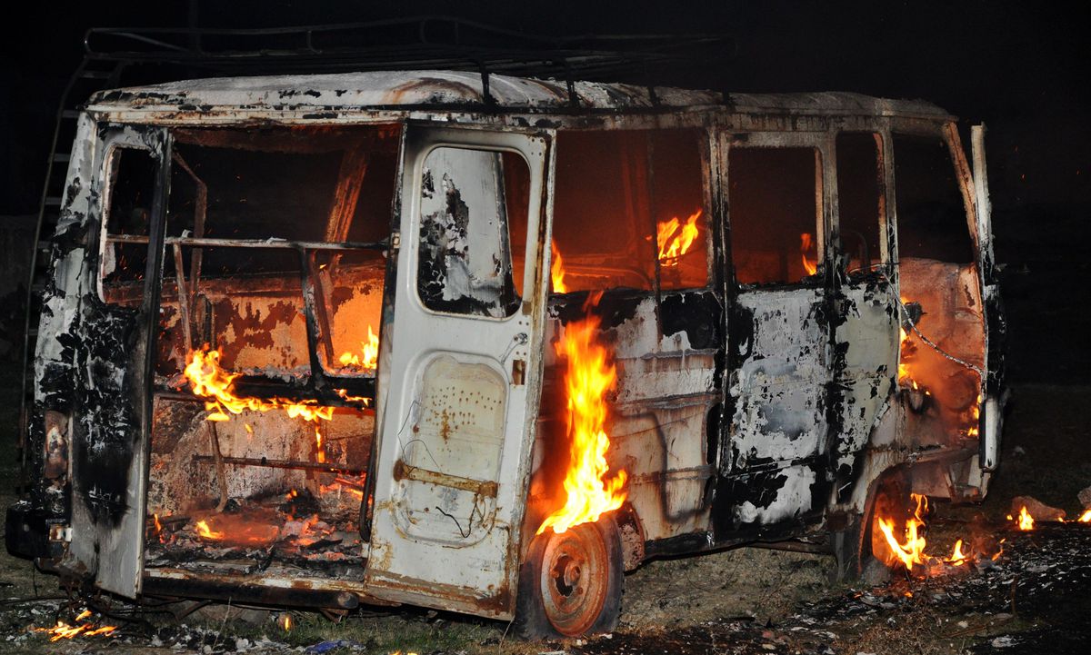 Minibüs Alev Alev Yandı