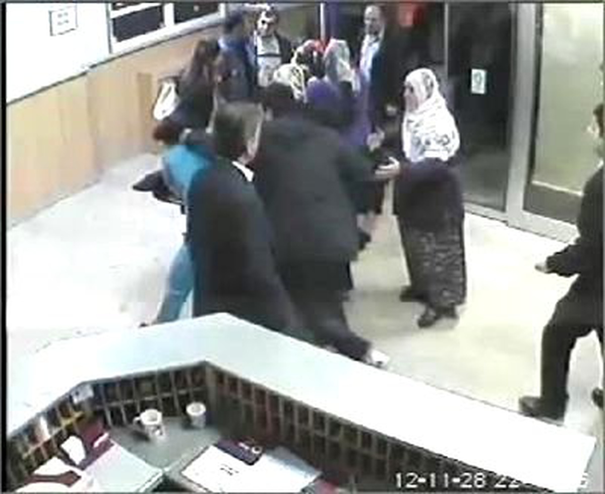 Sağlık Çalışanına Saldırı Anı Güvenlik Kamerasına Yansıdı