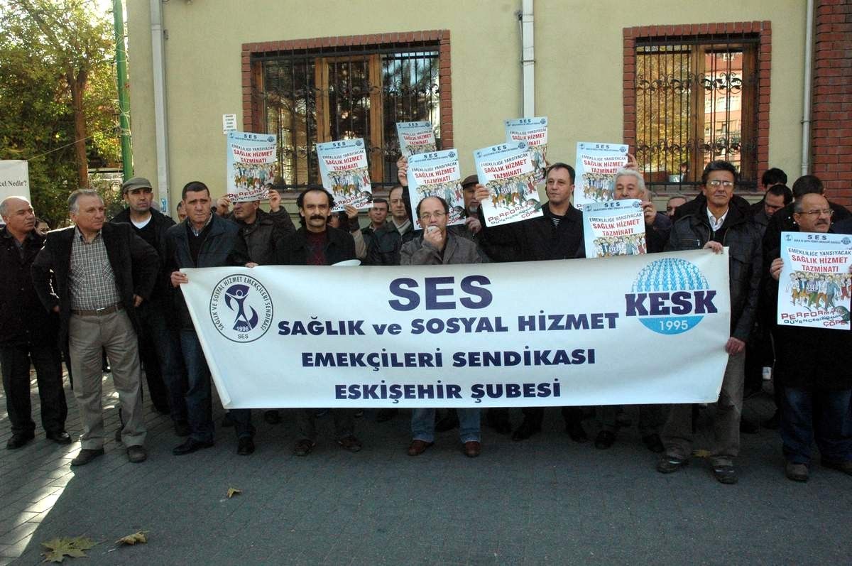 Sağlık Emekçilerinden Performans Sistemine Protesto
