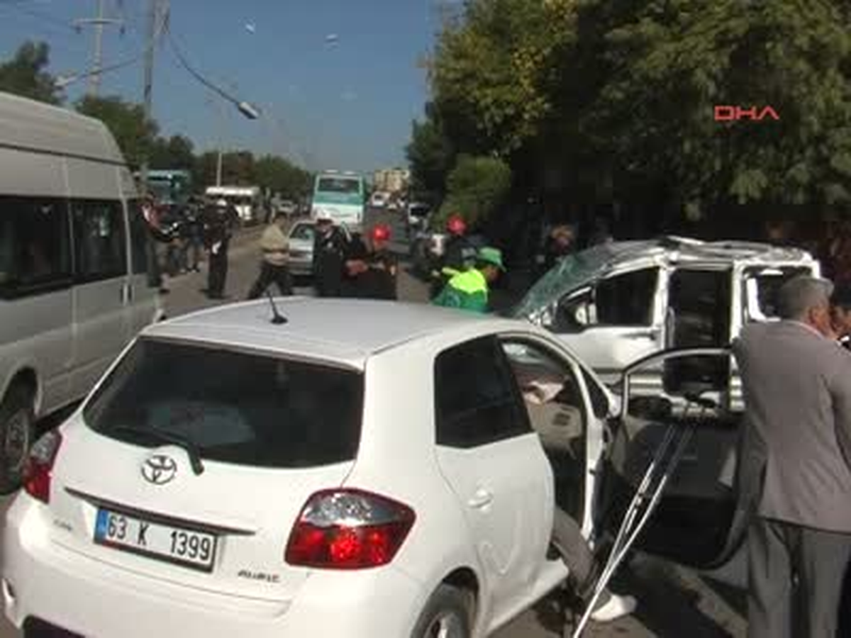 Şanlıurfa Hızını Alamayan Otomobil Kaza Yaptı; 5 Yaralı