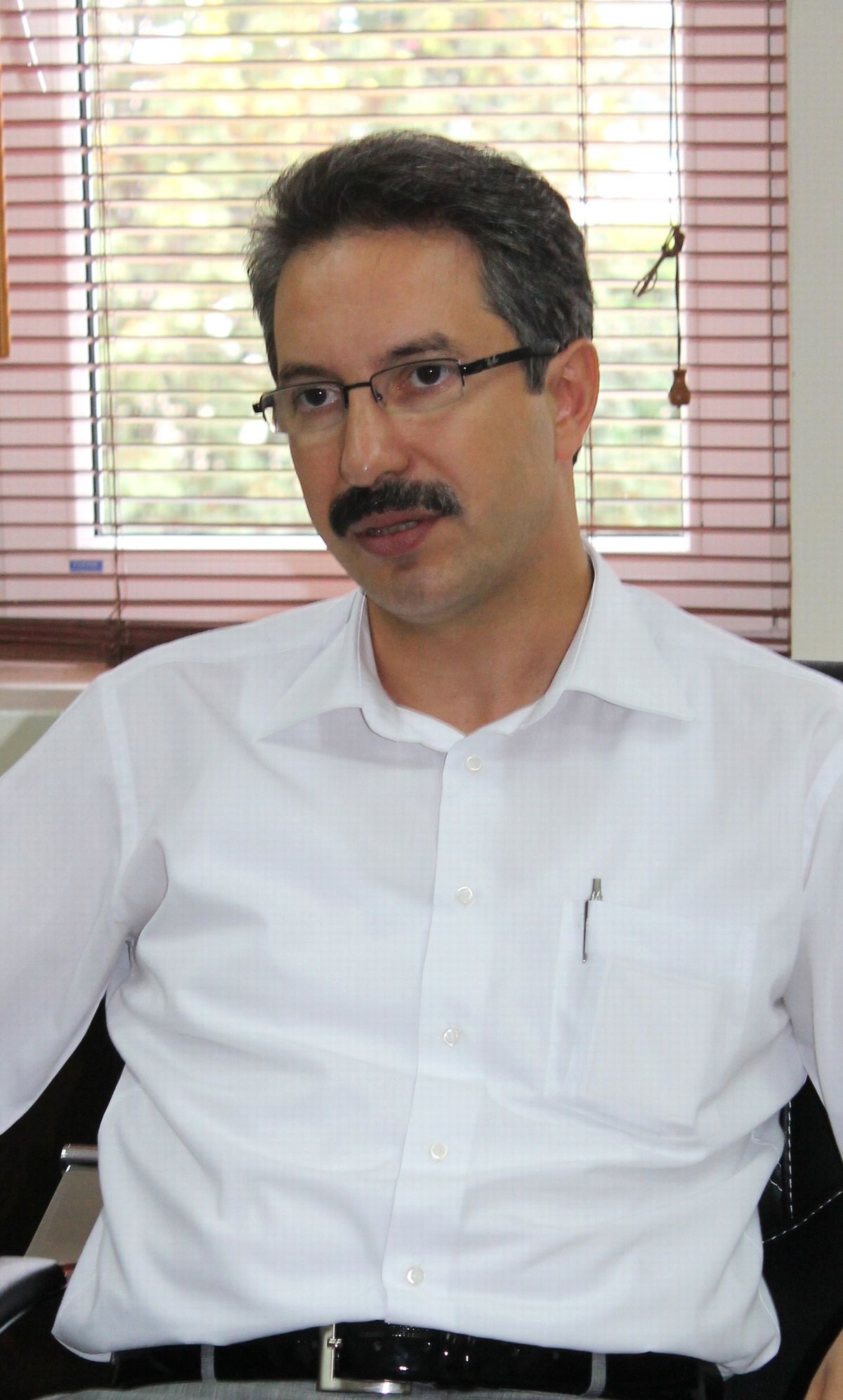 Ünal\'dan \'Belediye Yeri\' Eleştirisi