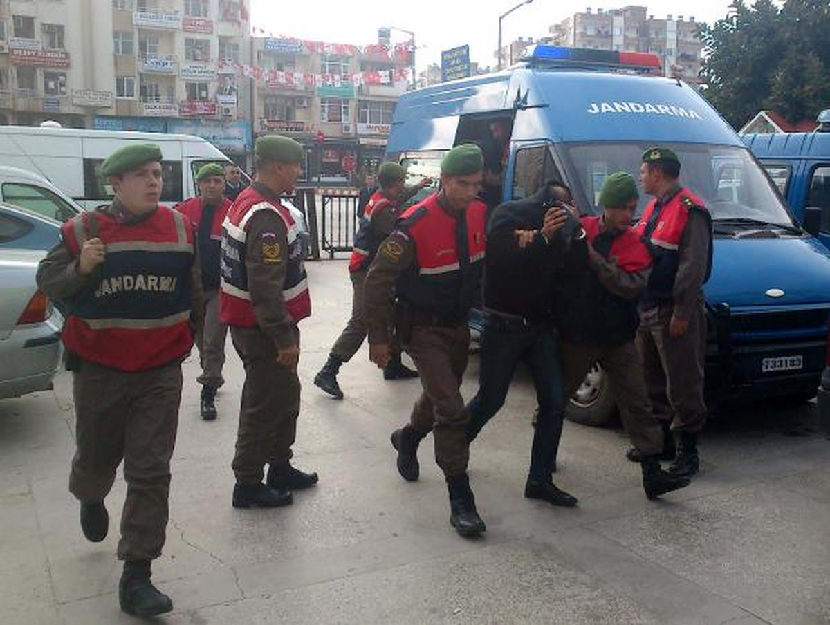 Uyuşturucu Operasyonunda Gözaltına Alınan 32 Kişi Adliyede