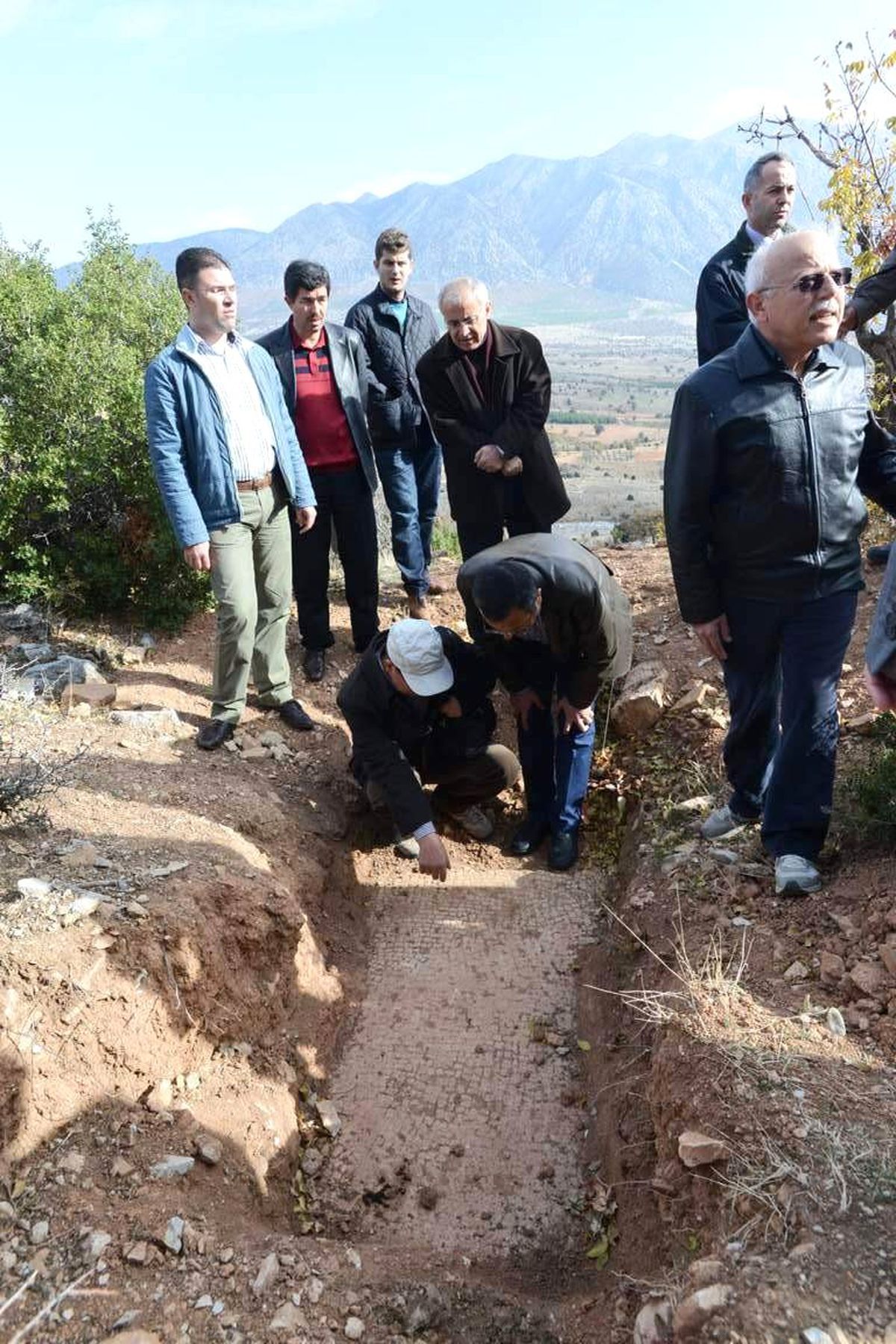 Vali Demir, Eumania Antik Kenti\'nde İncelemelerde Bulundu