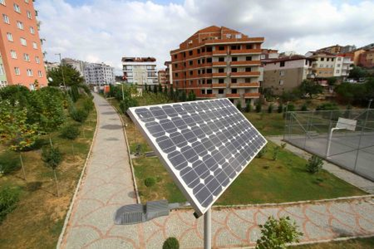 42 Bin Metrekarelik Parkı Güneş Enerjisi Aydınlatıyor
