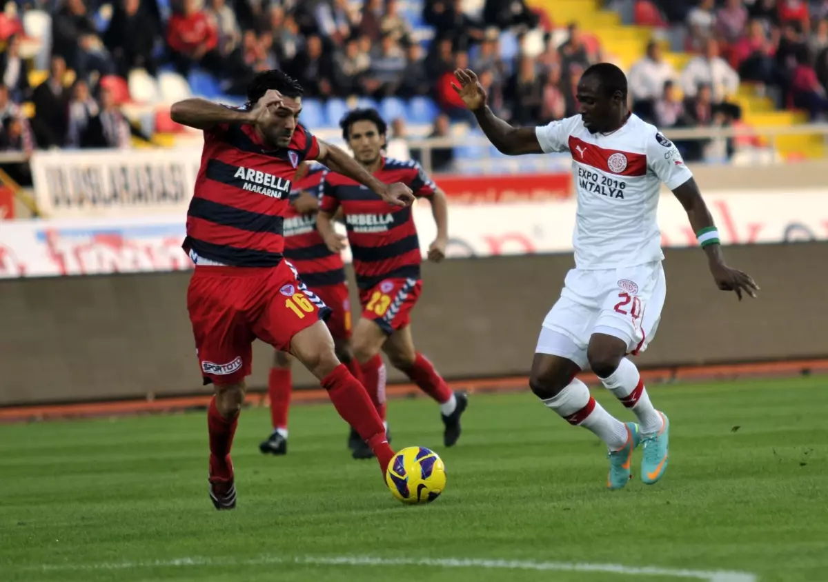 Akdeniz Derbisinde Gülen Taraf Antalyaspor