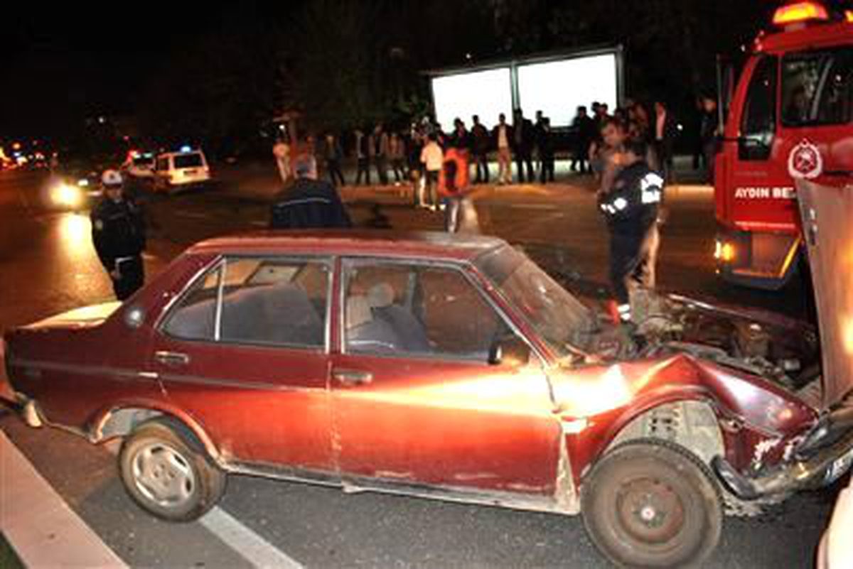Aydın\'da Zincirleme Trafik Kazası: 3 Yaralı