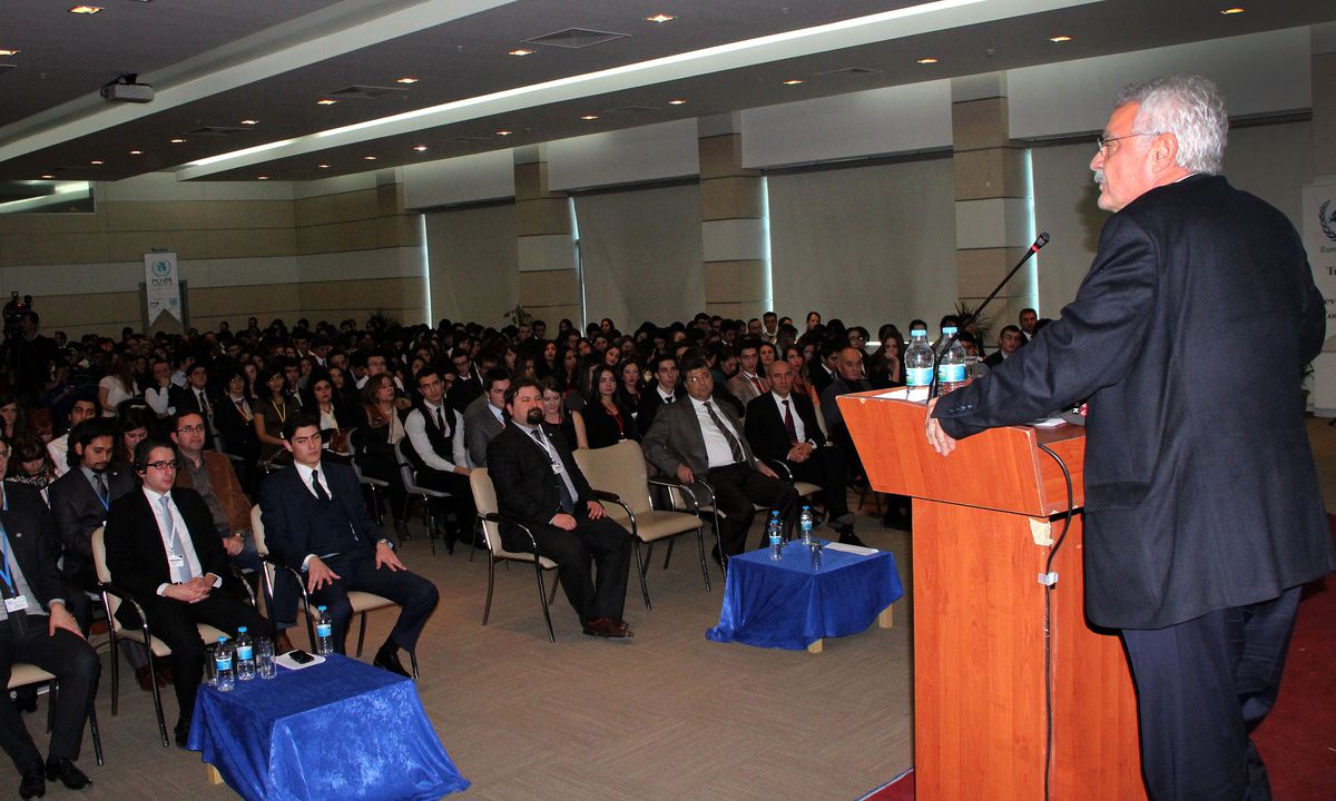 Çankaya Belediye Başkanı Tanık, Euroasiamun\'da Gençlere Seslendi