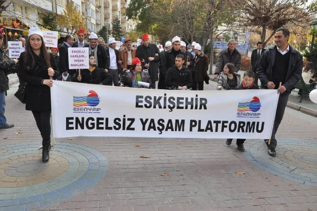 Eskişehir\'de Engelliler Yürüdü
